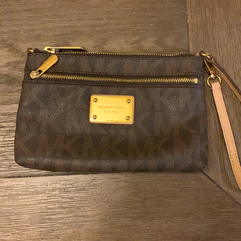 Michael Kors wristlet